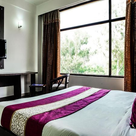 Madhu Resort Agra  Εξωτερικό φωτογραφία