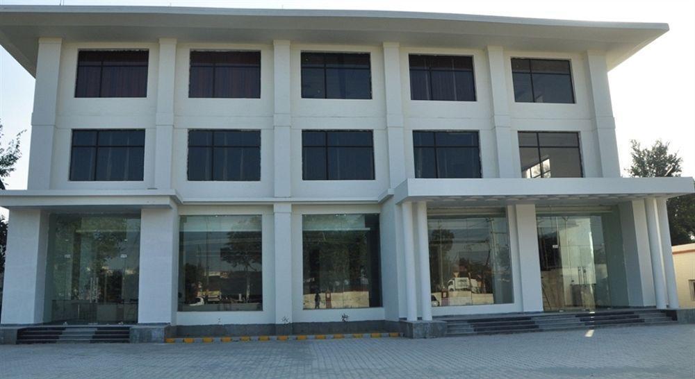 Madhu Resort Agra  Εξωτερικό φωτογραφία