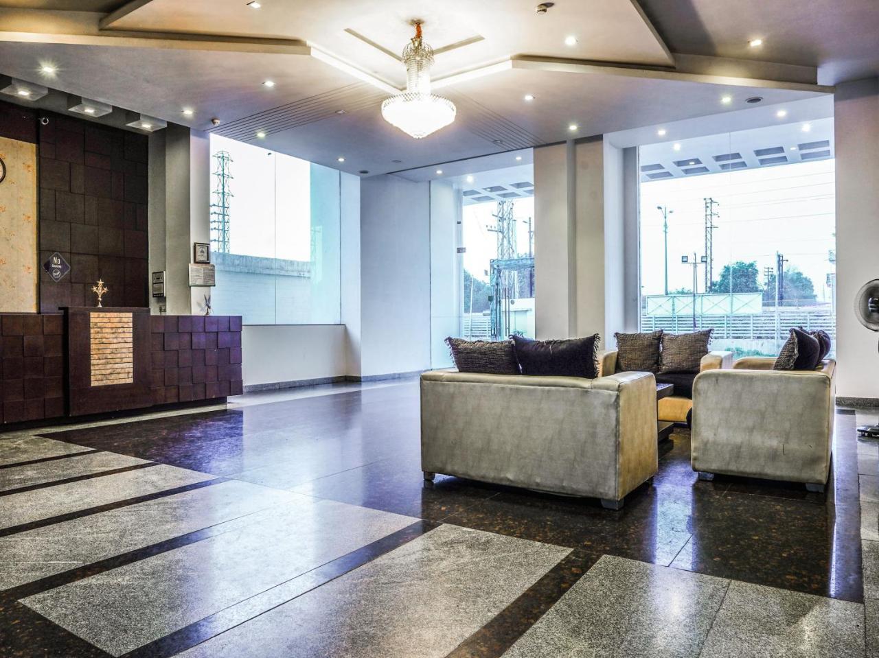 Madhu Resort Agra  Εξωτερικό φωτογραφία