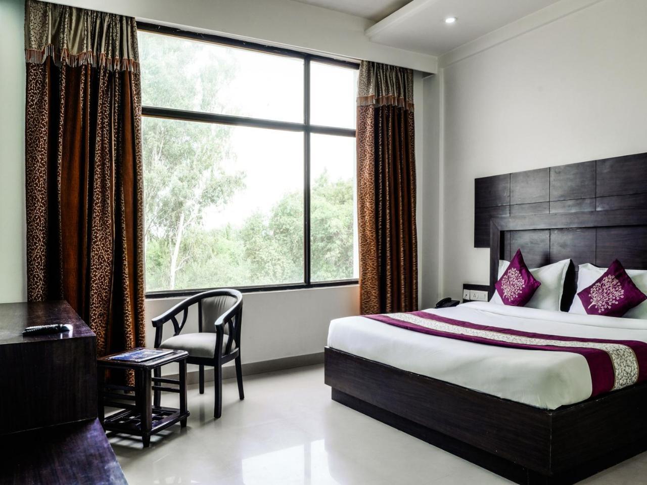 Madhu Resort Agra  Εξωτερικό φωτογραφία