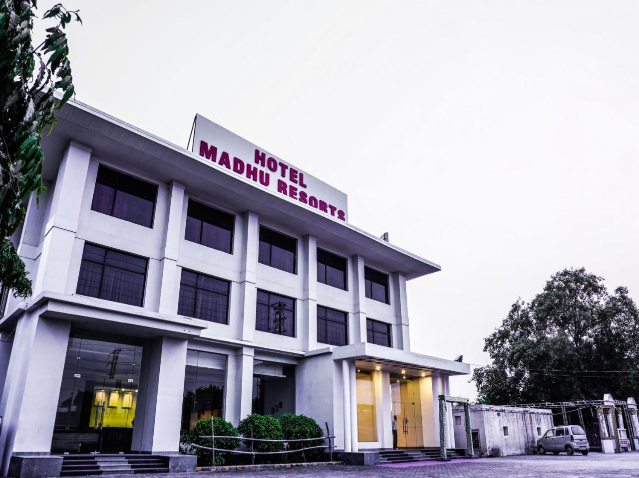 Madhu Resort Agra  Εξωτερικό φωτογραφία