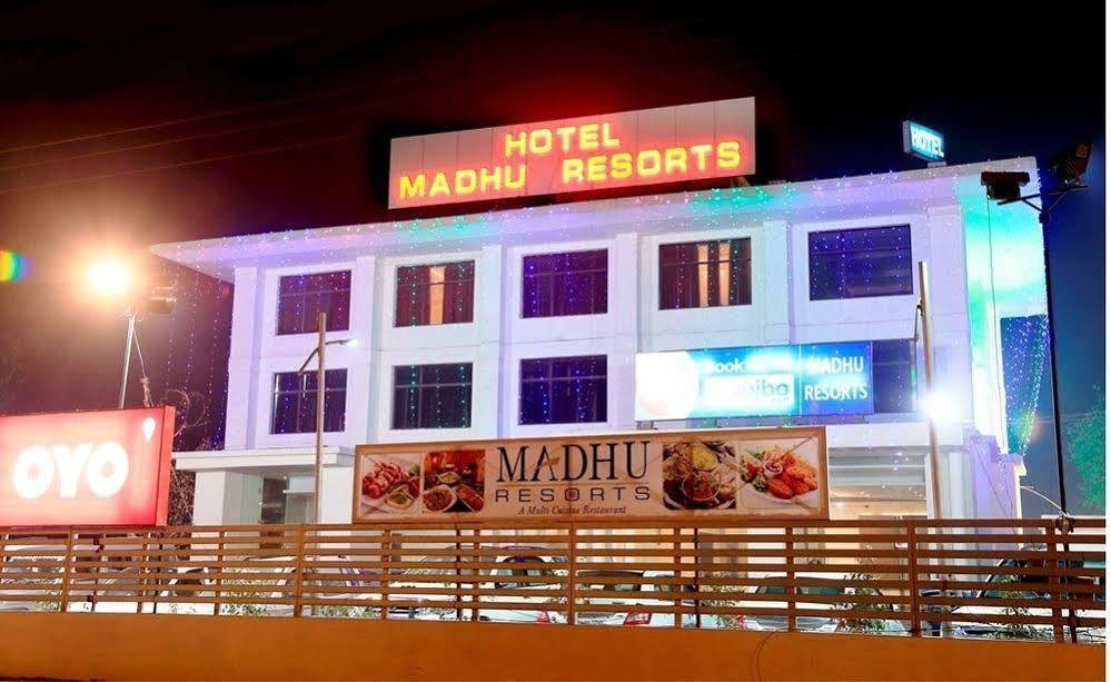 Madhu Resort Agra  Εξωτερικό φωτογραφία